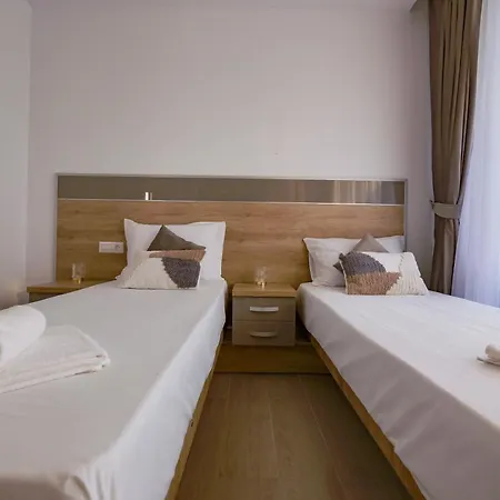 Blue Luxury On Mamaia