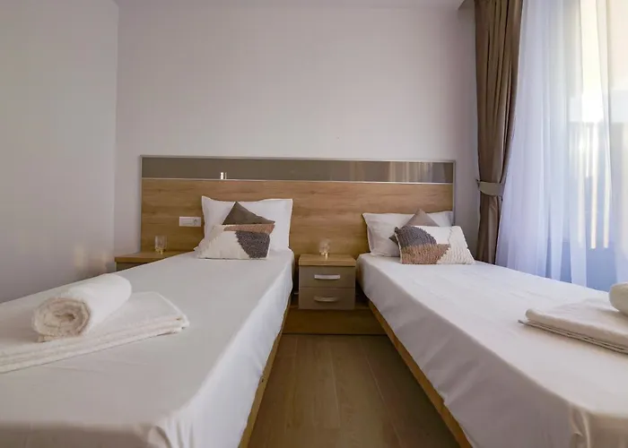 Blue Luxury On Mamaia